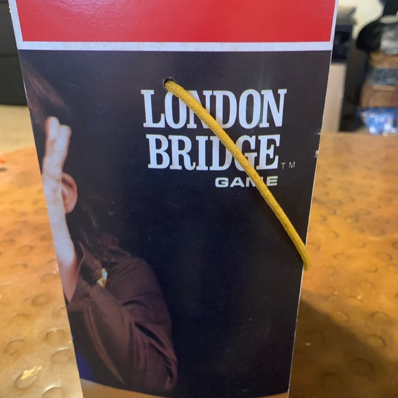 Game Vintage London Bridge is Falling Down Complete with box Cootie Co - Picture 11 of 13